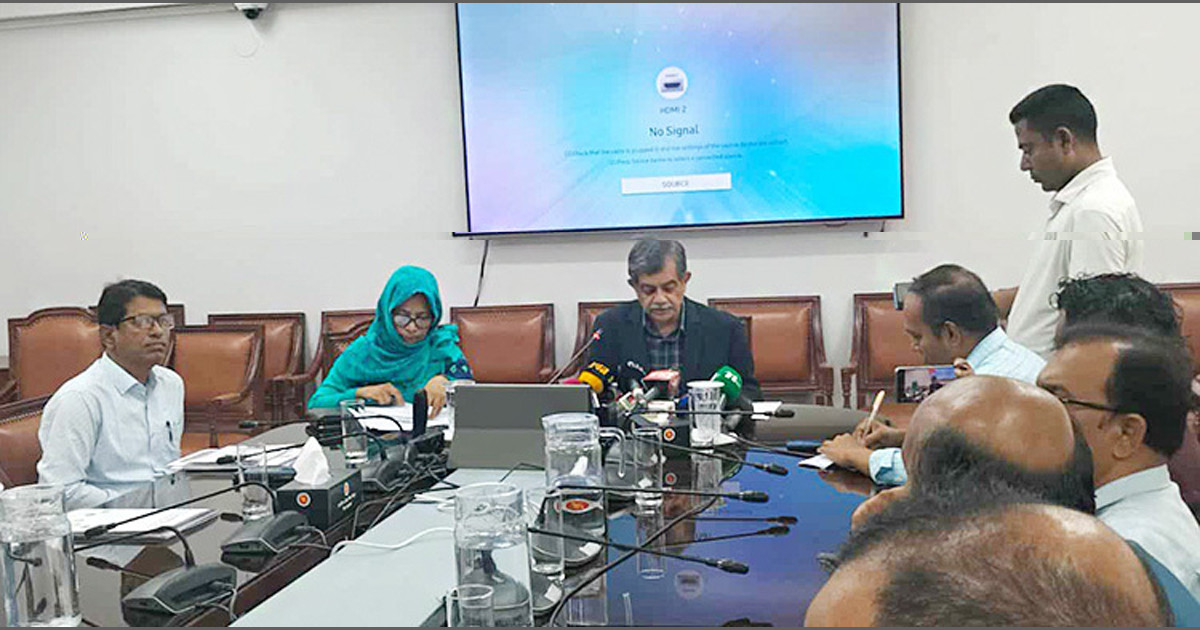 শিক্ষকদের দাবির প্রতি সরকার শ্রদ্ধাশীল ও সংবেদনশীল: শিক্ষা উপদেষ্টা