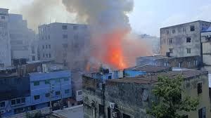 মিরপুরে গার্মেন্টস ও কেমিক্যাল গোডাউনে আগুন, নিয়ন্ত্রণে ৭ ইউনিট