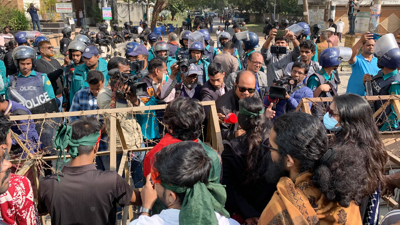 রাজশাহীতে ভারতীয় সহকারী হাই কমিশন ঘেরাও ও লং মার্চ ব্যর্থ