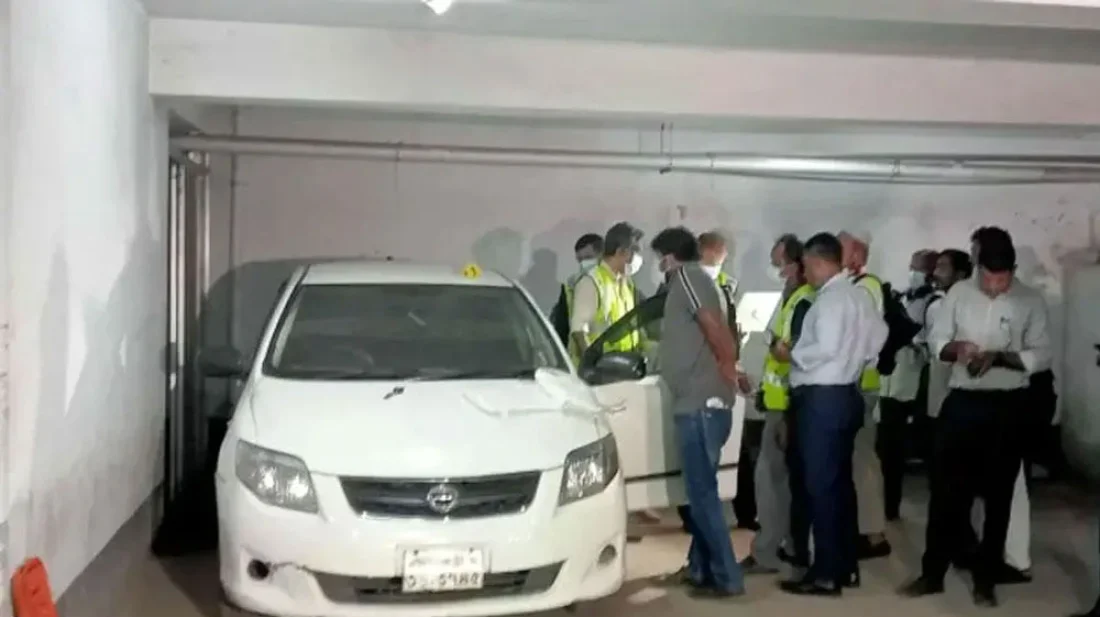 সিরাজুল ইসলাম মেডিকেল কলেজে পার্কিংয়ে মিলল ২ লাশ