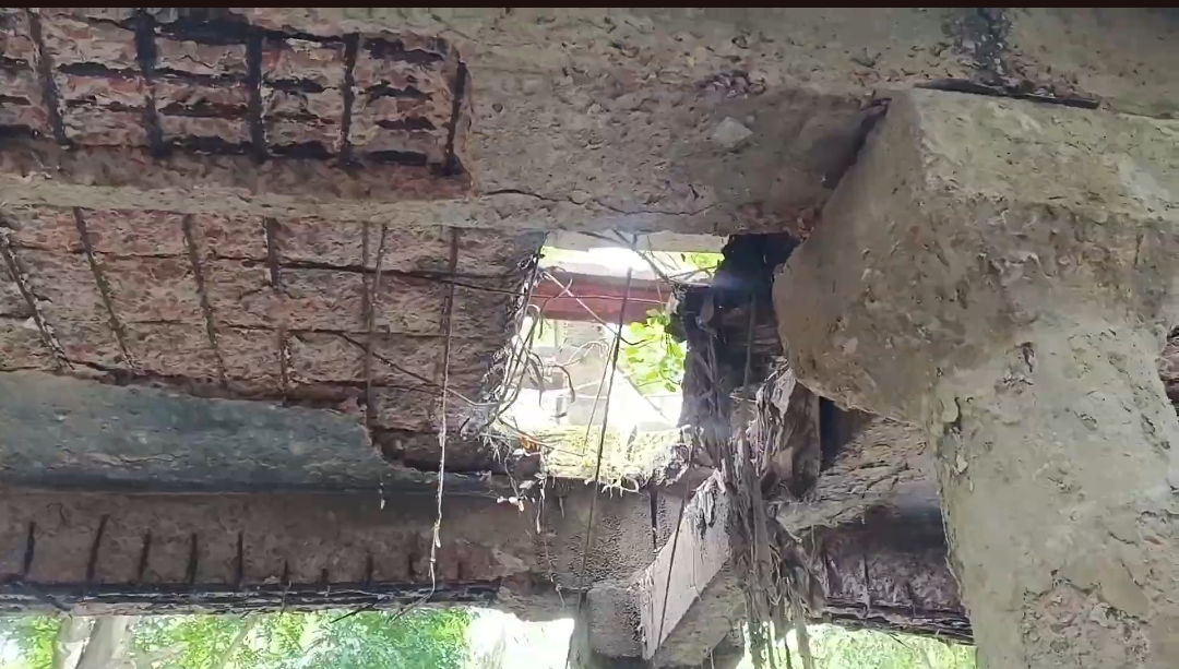 ১৫ বছরেও নির্মাণ হয়নি ফরিদপুরের সেতু