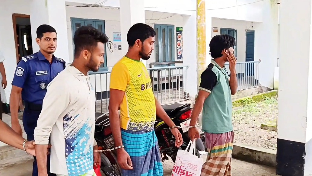 ঝালকাঠিতে মা ইলিশ ধরায় ৬ জেলের এক মাসের কারাদণ্ড