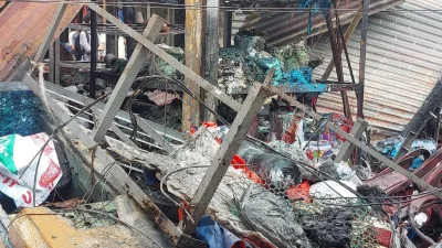কাপাসিয়া বাজারে আগুনে মারা গেল ২০০ পাখি ও পুড়ল পাঁচ দোকান