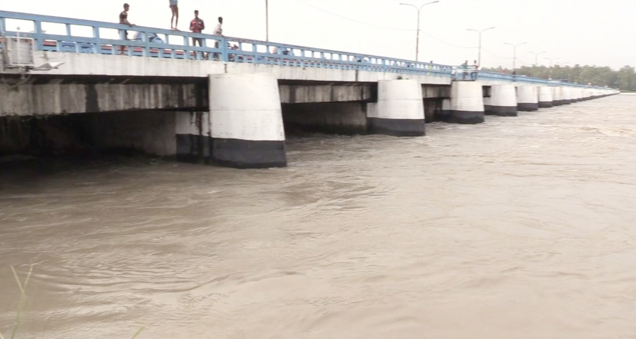 লালমনিরহাটে তিস্তায় পানি বৃদ্ধি, বেড়েছে দুর্ভোগ, ফসলের ব্যাপক ক্ষতি