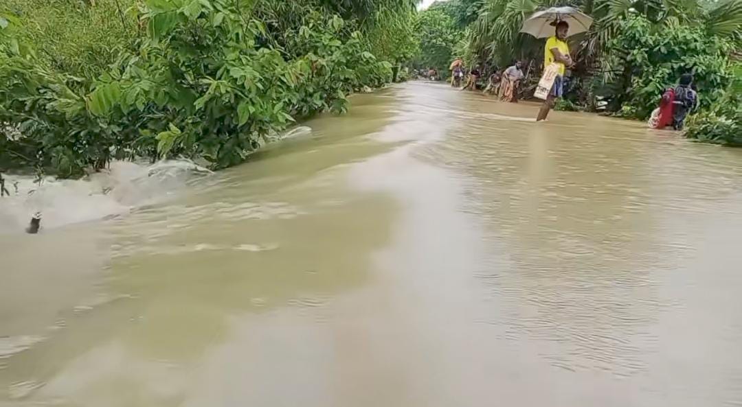 ত্রিপুরায় বৃষ্টিতে উজানের ঢল: ফেনীর নিম্নাঞ্চলে আবারও বন্যার আশঙ্কা