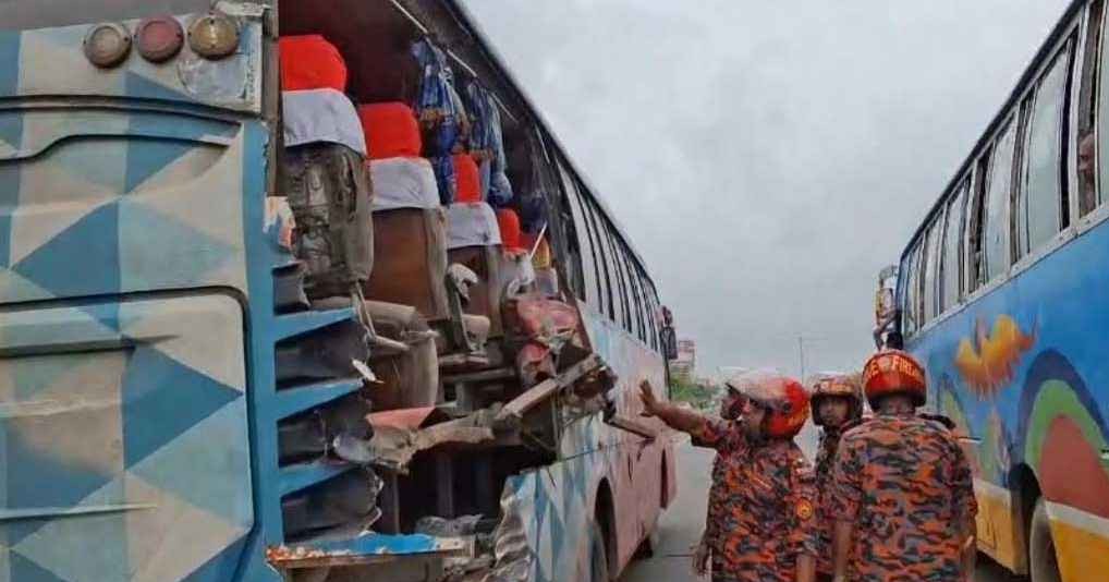 ঢাকা-মাওয়া এক্সপ্রেসওয়েতে দুই বাসের সংঘর্ষ:  নিহত ১, আহত ৮