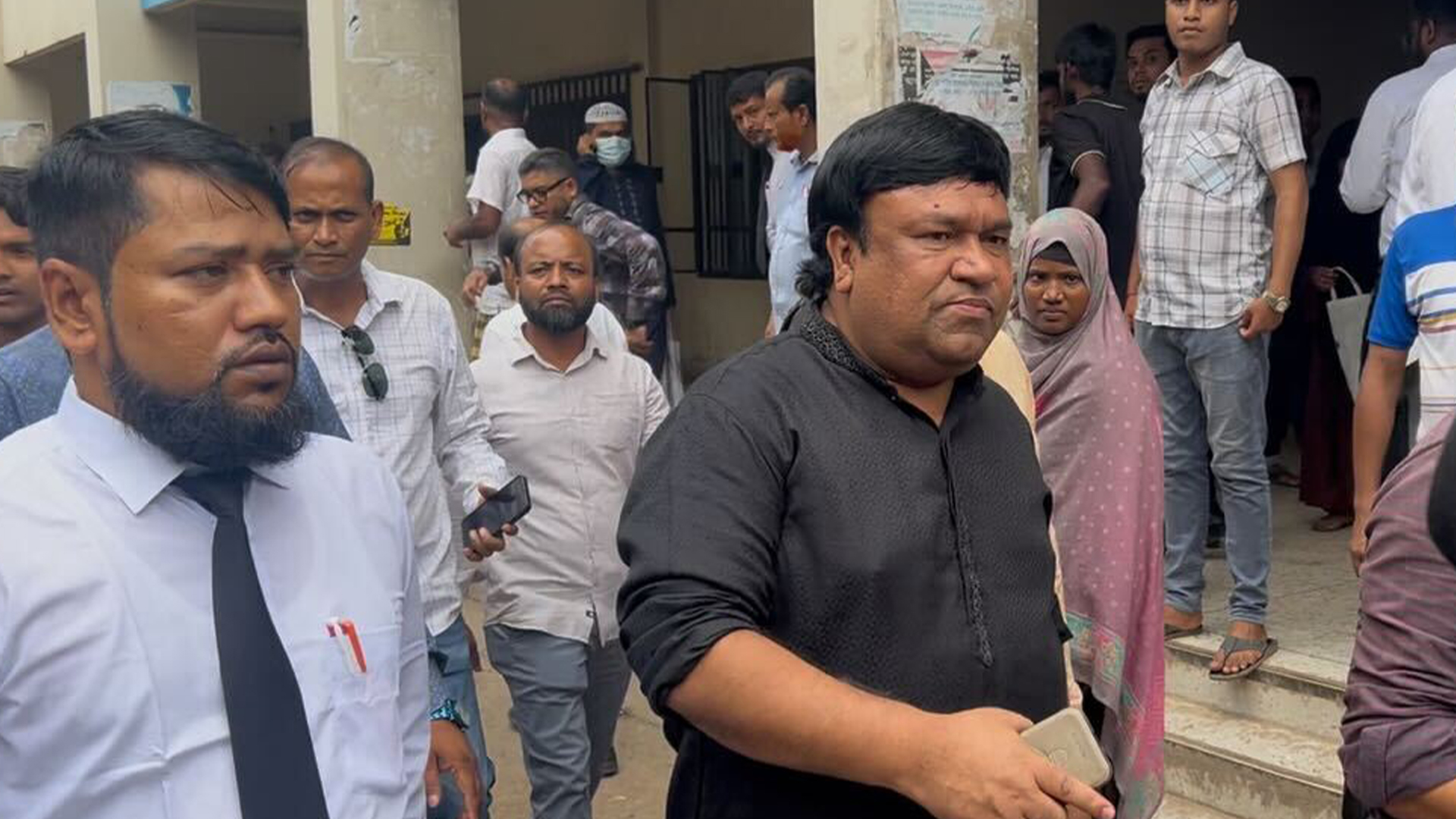 সাংবাদিক হত্যায় বিএনপিকে জড়িয়ে অপপ্রচার; সারজিসের বিরুদ্ধে মামলার আবেদন