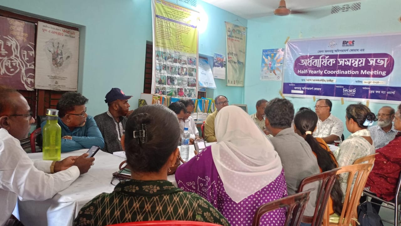 জলাবদ্ধতা, নদী ভাঙন-নদীশাসন ব্যবস্থার অভাবে মানুষ পেশা পরিবর্তন করছে