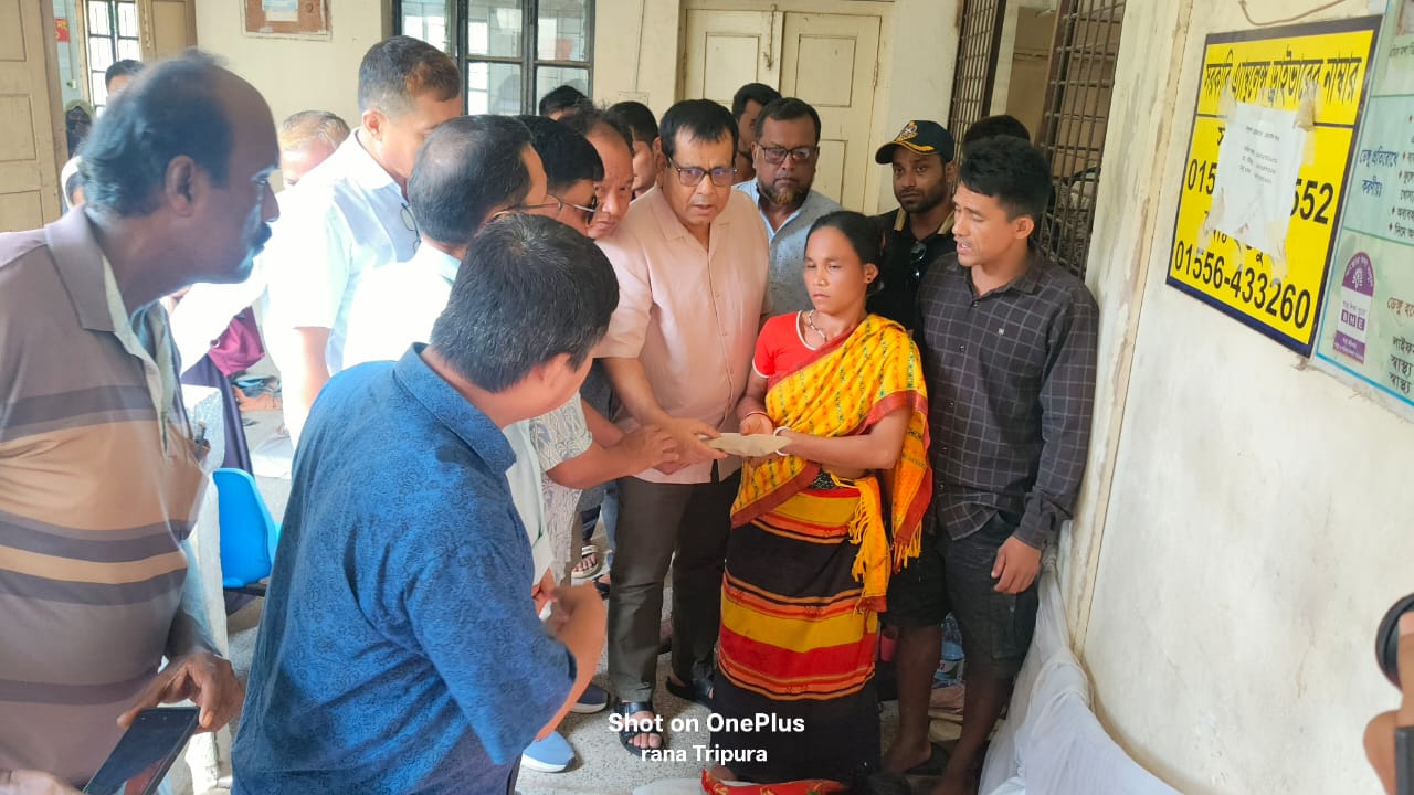 খাগড়াছড়ির ধর্ষিতা স্কুল ছাত্রীর পরিবারের পাশে বিএনপি