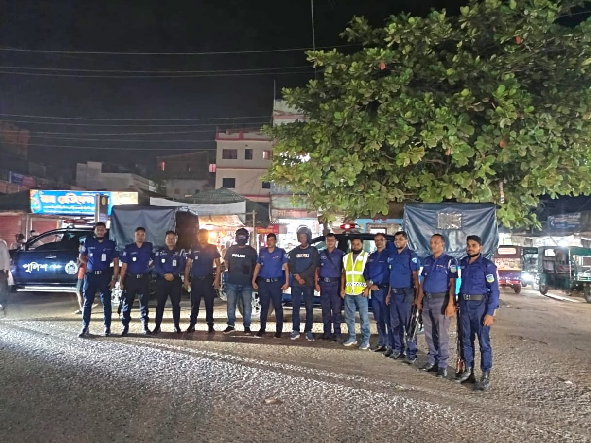 নিষিদ্ধ আওয়ামী লীগের কর্মসূচি ঠেকাতে পুলিশের তৎপরতা