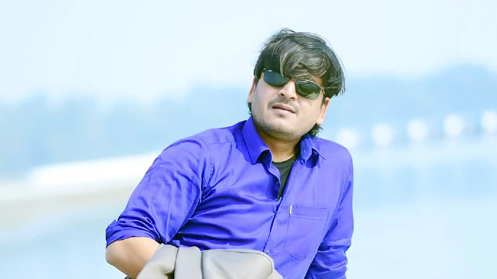 প্রবাসী স্ত্রীকে ভিডিও কলে রেখে স্বামীর আত্মহত্যা