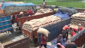 ভারত থেকে আমদানি বাড়লেও কমছে না দেশি চালের দাম : ক্ষুব্ধ সাধারণ মানুষ