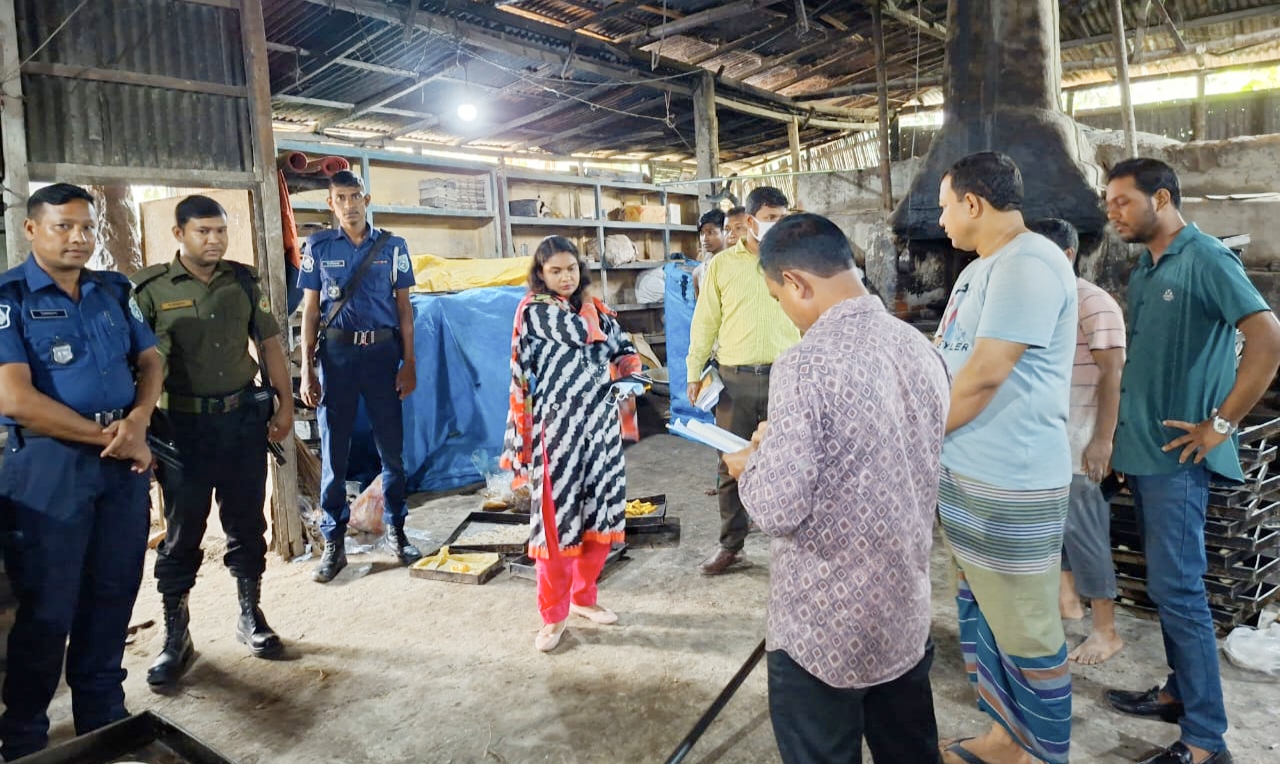ভ্রাম্যমান আদালতের অভিযান -তিন প্রতিষ্ঠানকে জরিমানা
