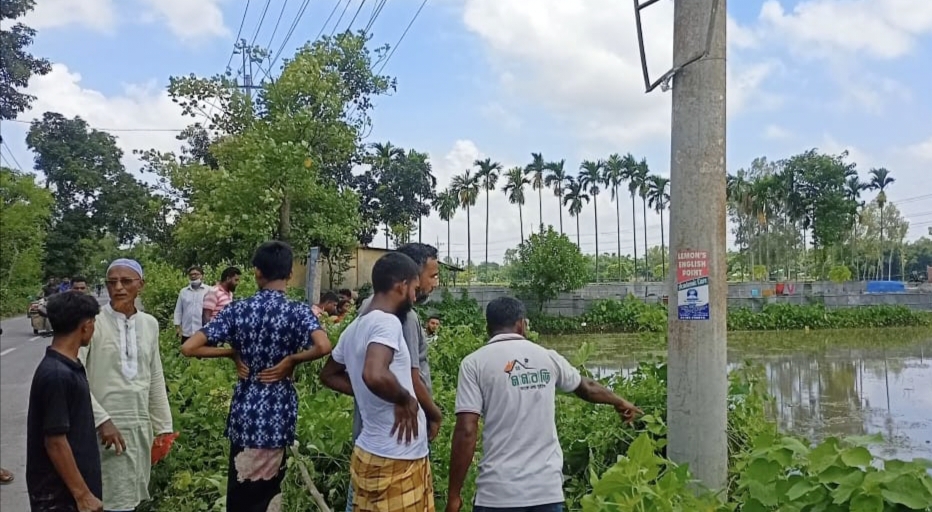 হাতীবান্ধায় বিদ্যুৎস্পৃষ্টে ব্যবসায়ীর মৃত্যু