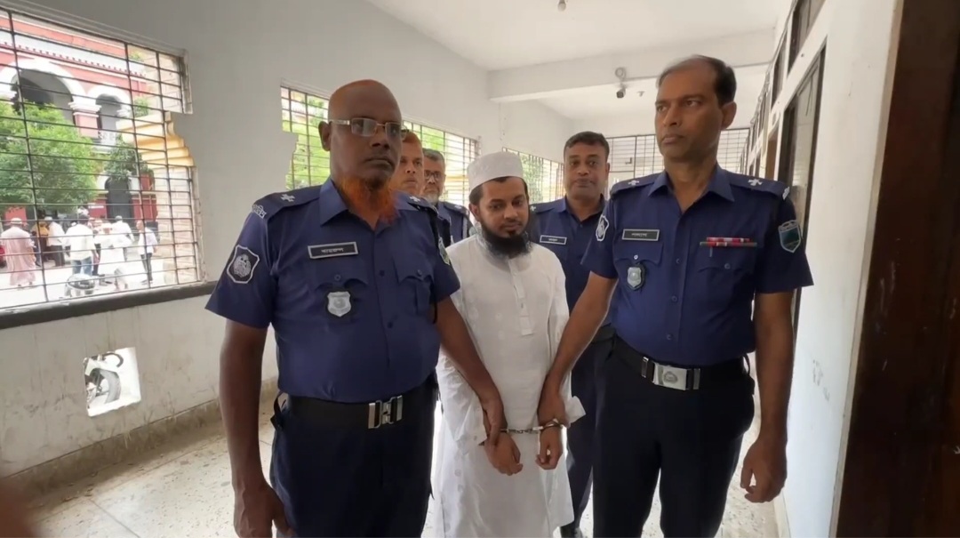 পাবনায় ট্রিপল মার্ডারের ঘটনায় ইমাম তানভীরের ফাঁসি
