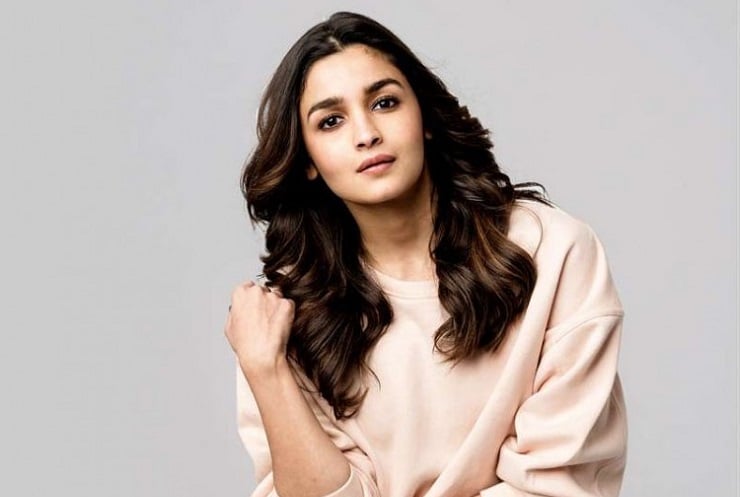 আলিয়া ভাটের টাকা চুরি, সহকারী গ্রেফতার