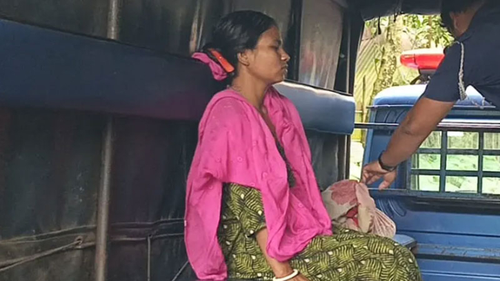 রংপুরে সন্তানকে গলা কেটে হত্যার দায়ে মা আটক