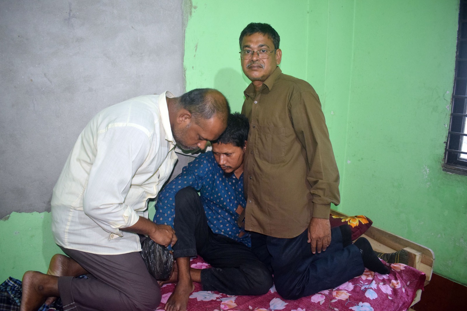 ফেসবুকের কল্যানে  চার বছর পর যুবকের  সন্ধান