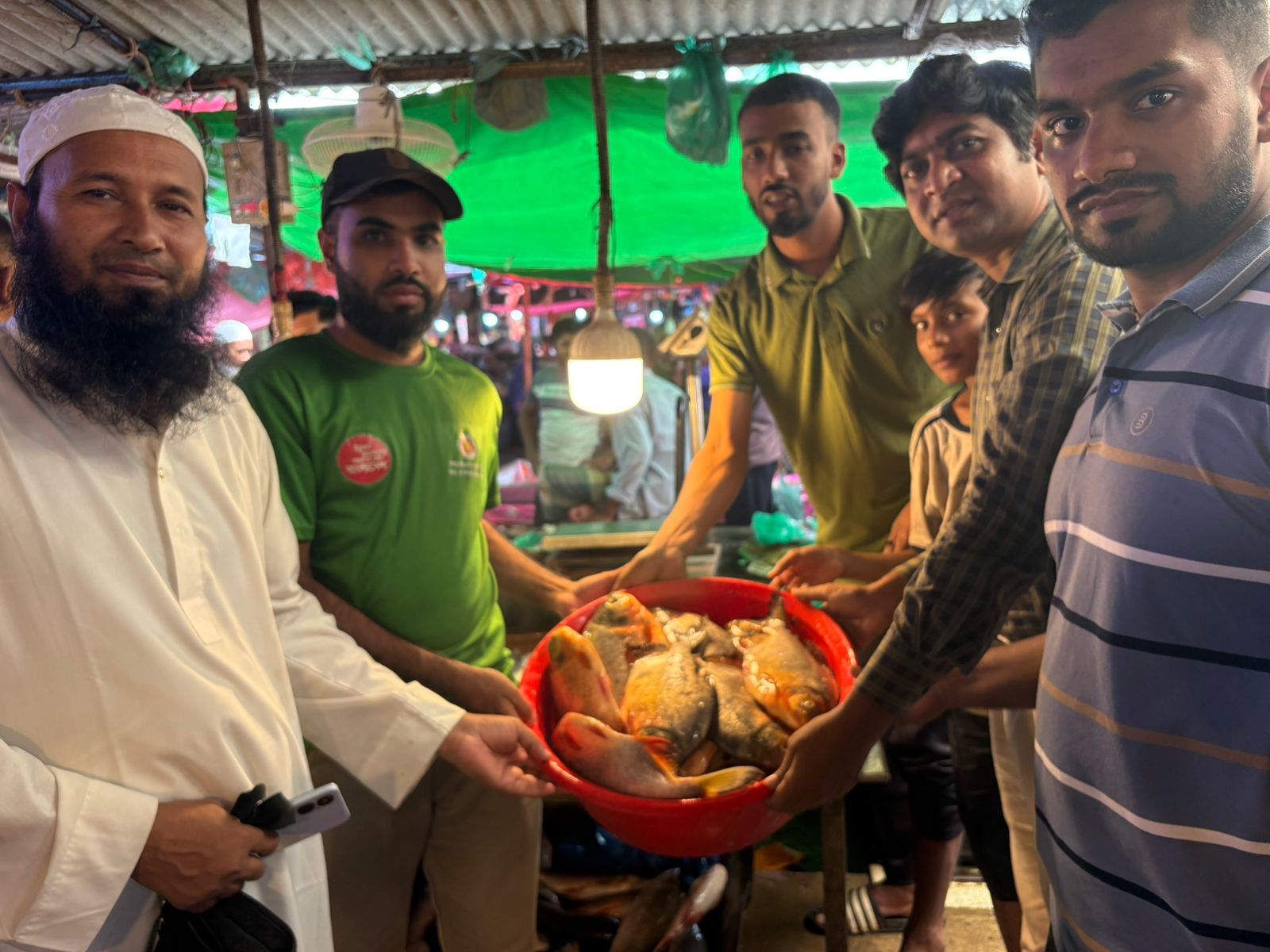 চৌদ্দগ্রামে নিষিদ্ধ পিরানহা মাছ জব্দ