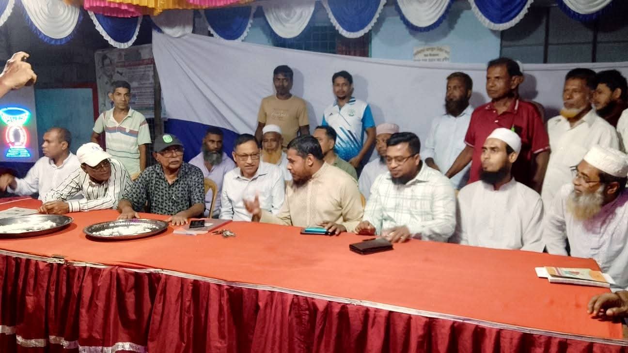 মন্দিরে মন্দিরে জামায়াতের ভোট প্রার্থনা : সনাতনীদের সাথে করমর্দন ও কোলাকুলি