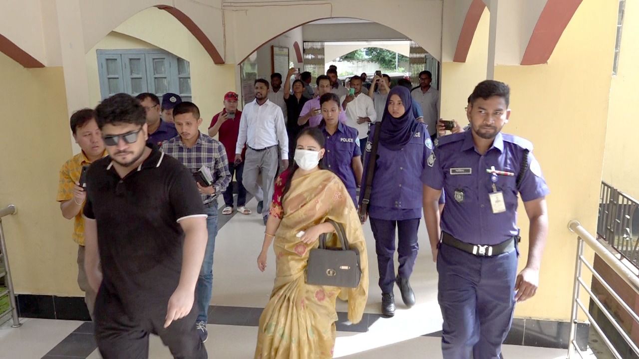 জেলা পরিষদ চেয়ারম্যান জিরুনা ত্রিপুরার বিরুদ্ধে অনাস্থা প্রস্তাবের শুনানি