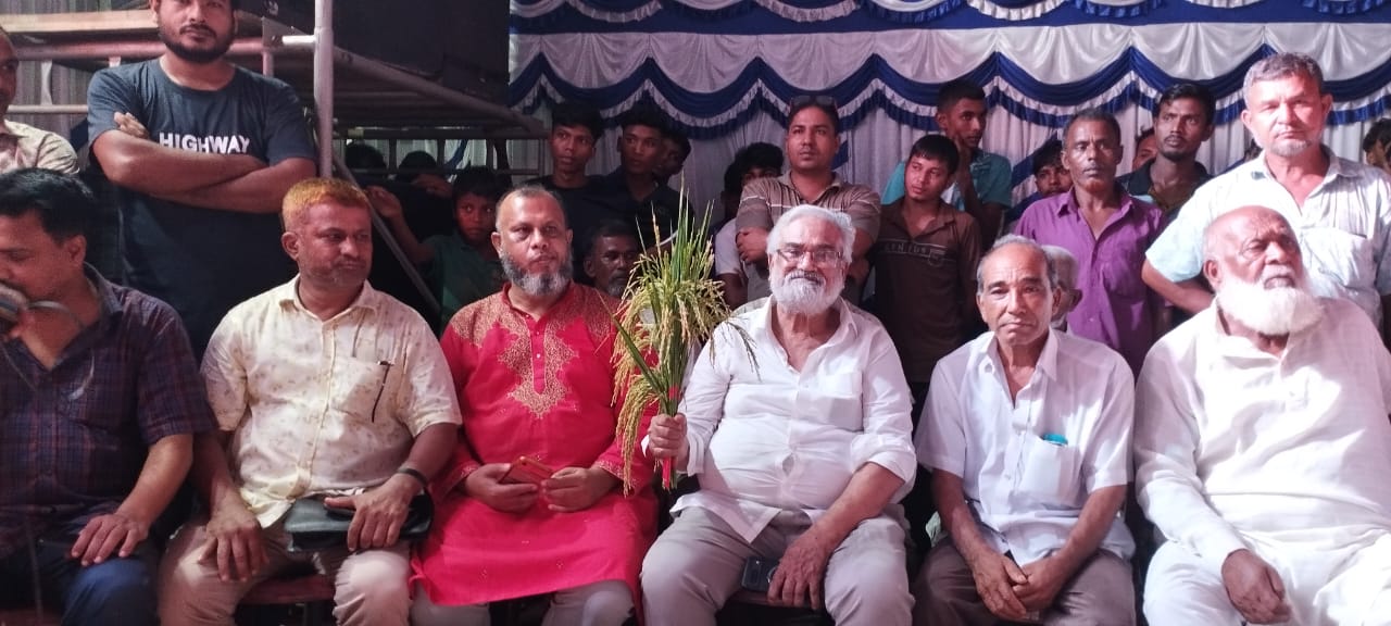 নীলফামারীর কিশোরগঞ্জ বিএনপি নেতৃবৃন্দের পূজা মণ্ডপ পরিদর্শন