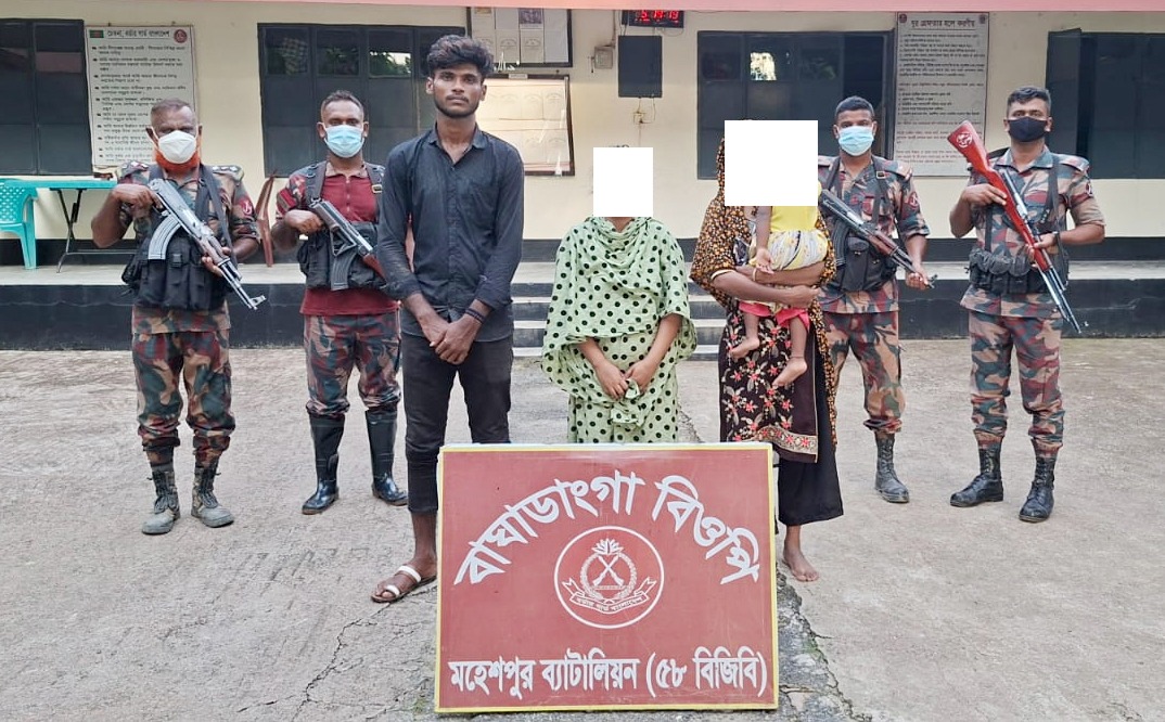 মহেশপুর সীমান্তে বিএসএফ’র হাতে আটক ৯ বাংলাদেশি নাগরিককে বিজিবির কাছে হস্তান্তর