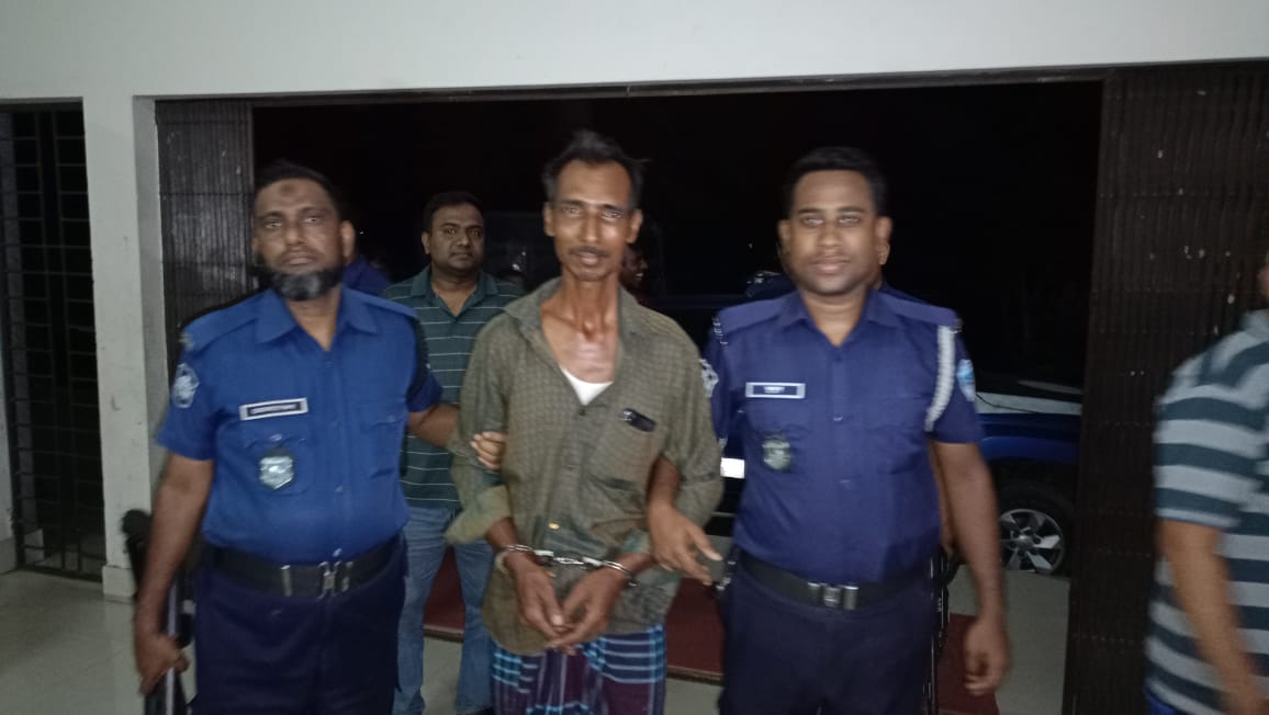 খাবারের লোভ দেখিয়ে শিশু শিক্ষার্থীকে ধর্ষণ, ধর্ষক গ্রেফতার