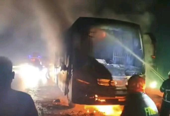 টাঙ্গাইলে বাসে আগুনে দগ্ধ তরুণীর মৃত্যু