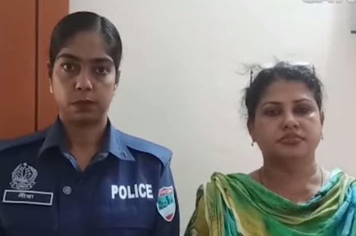 সাতক্ষীরায় আওয়ামীলীগ নেত্রী কণ্ঠশিল্পী রত্না গ্রেফতার
