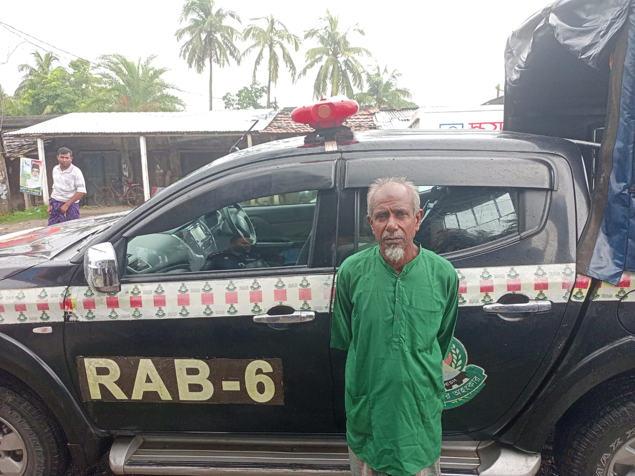 ধর্ষণ মামলার পলাতক আসামি গ্রেফতার