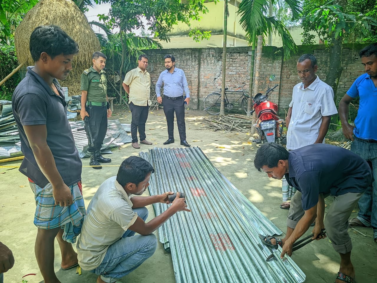 গঙ্গাচড়ায় হিন্দুপল্লীতে থামেনি কান্না, শুকায়নি চোখের জল