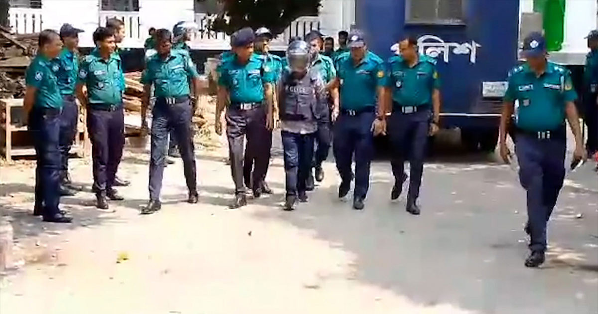 জুলাই হত্যাকাণ্ড: সাবেক ৯ মন্ত্রীসহ ৩৯ জনকে ট্রাইব্যুনালে হাজির
