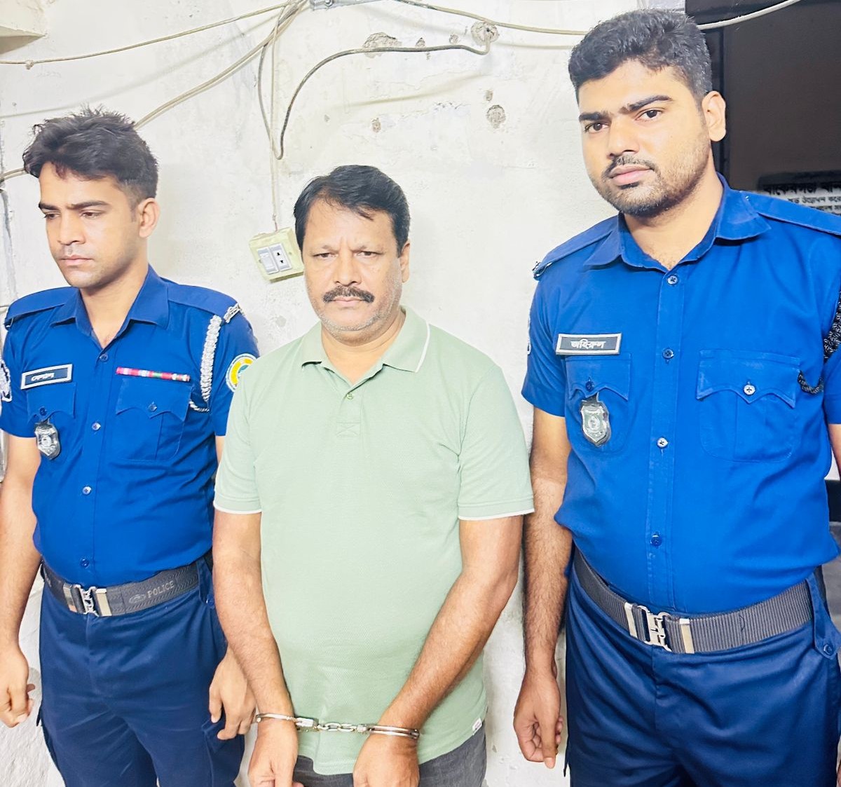 বাকেরগঞ্জের সাবেক পৌর মেয়র লোকমান গ্রেফতার