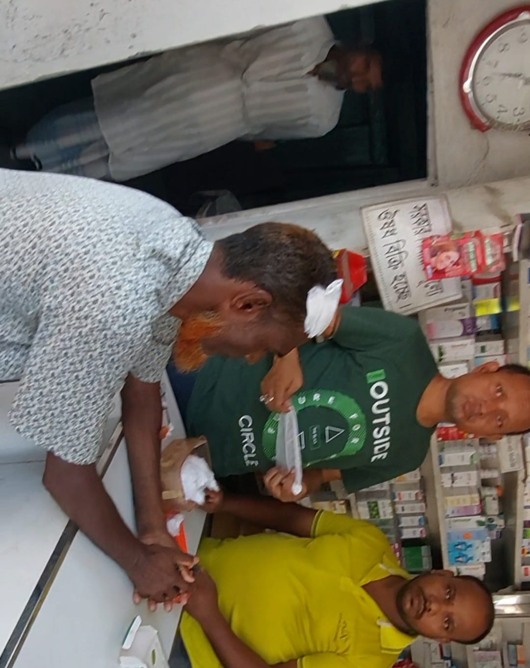 ঘুষ কম দেওয়ায় সেবা গ্রহীতার মাথা ফাটালেন অফিস সহায়ক!