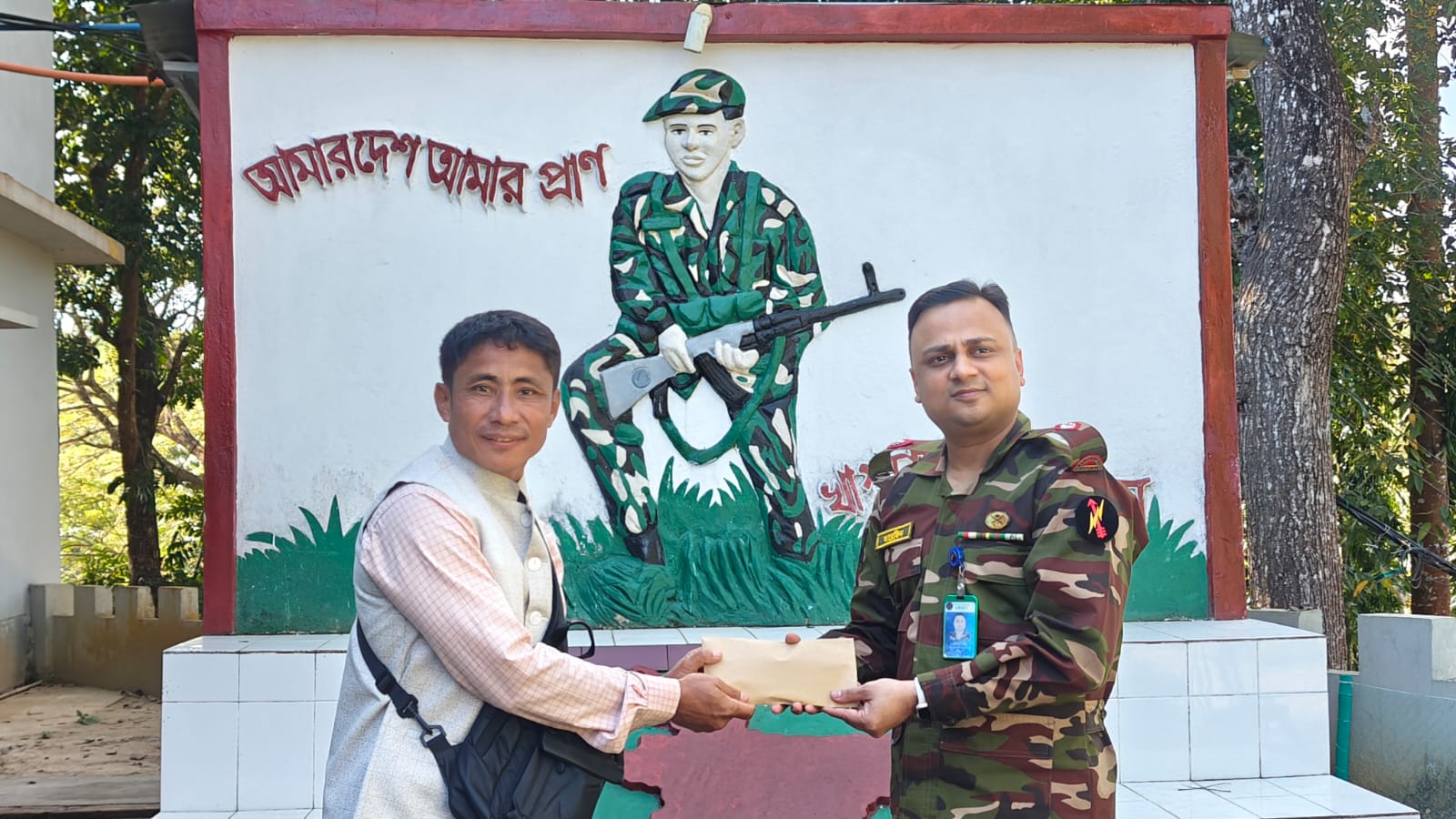 খাগড়াছড়ি সেনা রিজিয়নের অসহায়দের মাঝে আর্থিক সহায়তা প্রদান