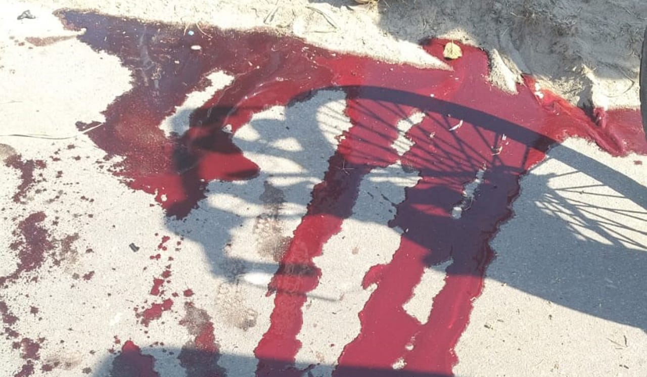 পানির পাইপ পিছলে ভ্যান চালেকের মৃত্যু