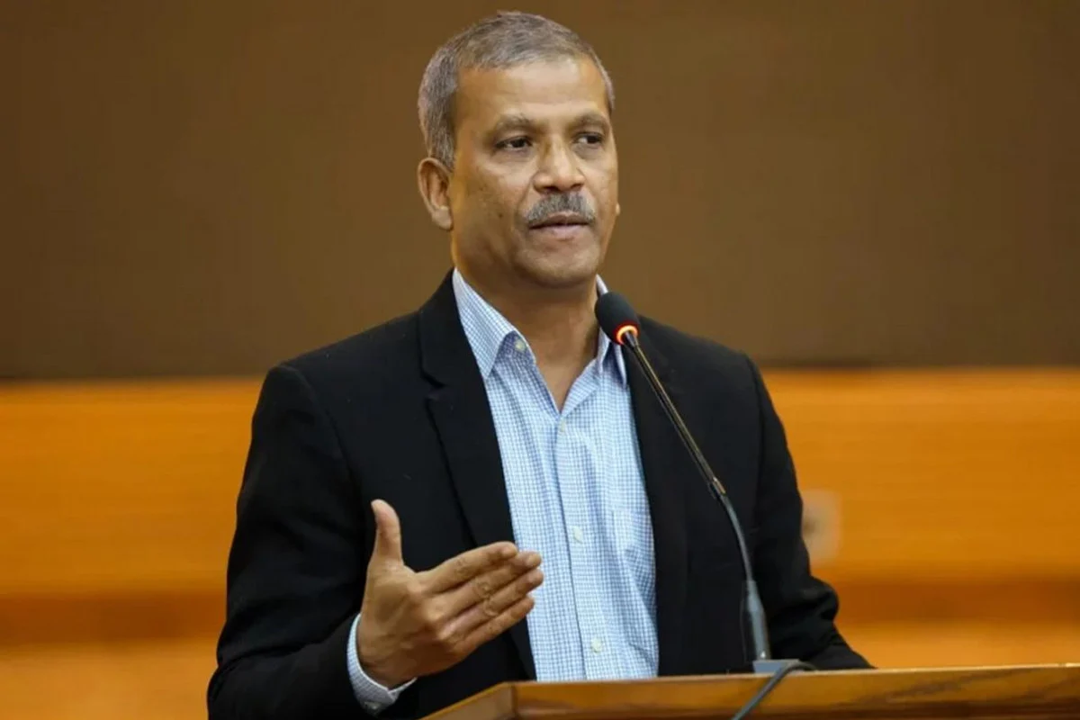 তরেক রহমান দেশে ফেরার পথে, আইনগত কোনো বাধা নেই: আইন উপদেষ্টা