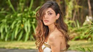 আবারও আইনি নোটিশ পেলেন রিয়া