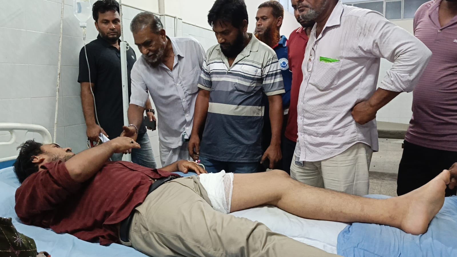 মোংলায় দুর্বৃত্তের গুলিতে সিবিএ নেতা আহত
