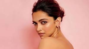 কটাক্ষের মুখে দীপিকা পাড়ুকোন