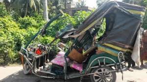 খুলনায় ইজিবাইকে ট্রাকের ধাক্কা, নিহত ৩