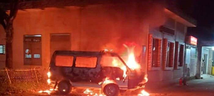 সিলেটে রাতে অ্যাম্বুলেন্স ও বাসে অগ্নিকাণ্ড