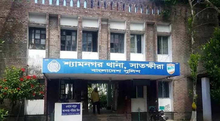 শ্যামনগরে ঘের ব্যবসায়ীকে কুপিয়ে হত্যা, আটক ৪