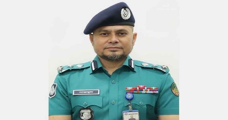 রাস্তা বন্ধ করে চলাচল, পুলিশ কমিশনারকে প্রত্যাহার