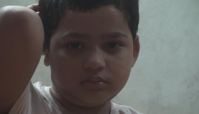 চিকিৎসা ছাড়াই বাড়িতে পড়ে আছে বাবা- ছেলে