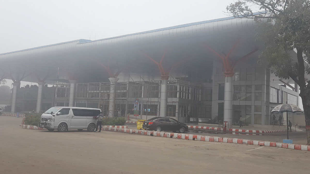 সৈয়দপুরে ঘনকুয়াশায় বিমান চলাচল বিলম্বিত