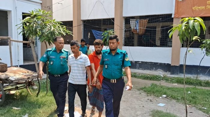 বরিশালে কিশোরীকে গণধর্ষণ আটক- ৪