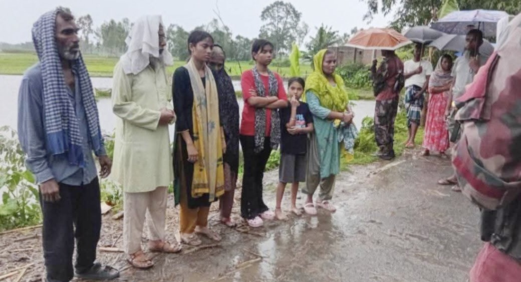 পাটগ্রাম সীমান্তে ফের শিশুসহ ৭ জনকে পুশইন  বিএসএফের
