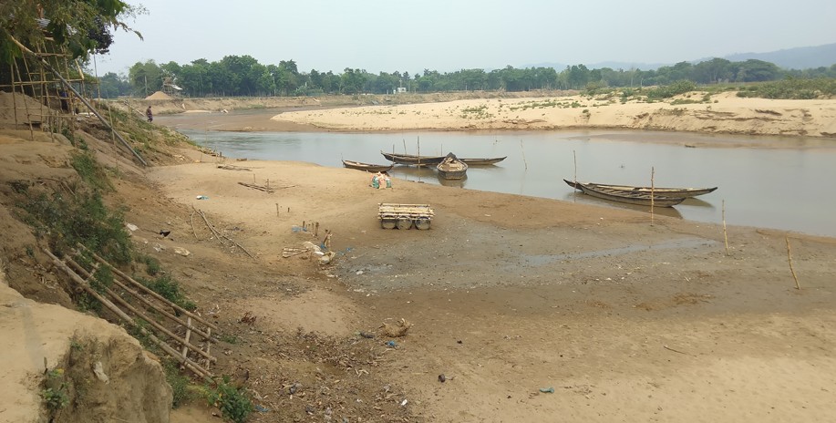 হয়নি স্থায়ী ভেড়িবাঁধ, বর্ষায় আগ্রাসী রূপে ফিরল নেতাই নদী